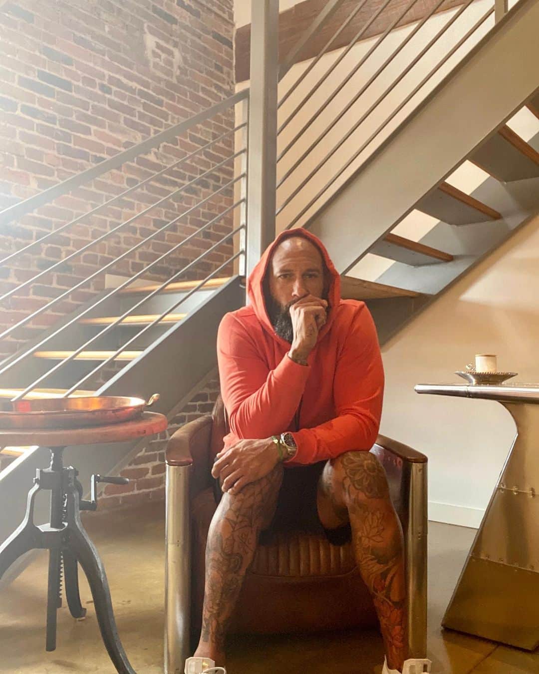 ティム・ハワードのインスタグラム：「@FableticsMen Courtside shorts and hoodie are my go to. Link in bio for 50% off #FableticsMenAmbassador」