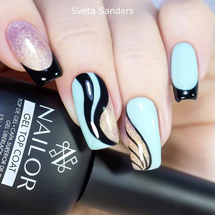 Sveta Sandersのインスタグラム：「💅Дизайн выполнен из гель-лаков от @nailor.russia : Rousseau, Vasnetsov, Malevich. Напомню, что все оттенки бренда носят имена художников😍. Гели хорошо подходят для дизайнов, т.к имеют высокую пигментацию и никуда не утекают🥰👍 📌Купить лаки и гели можно в интернет-магазине nailgoods.ru @nailor.official #nailor #нейлор #nailorrousseau #nailorvasnetsov #nailormalevich」