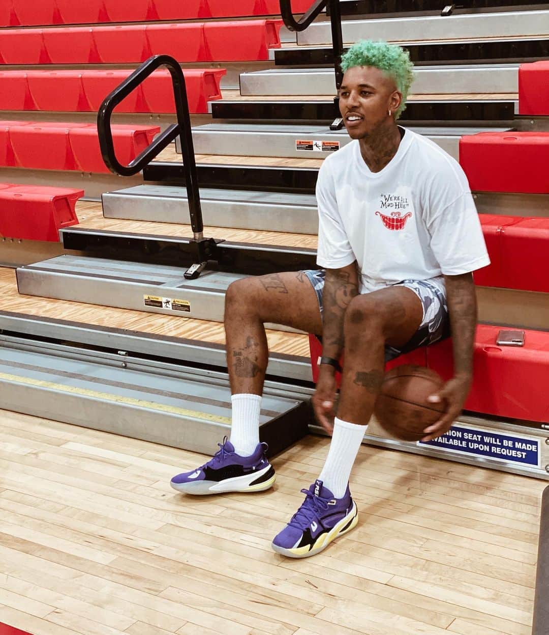 ニック・ヤングのインスタグラム：「“I’d rather be happy being myself and then sad trying to please everyone else” ... for the Dreamers @footlocker @puma #BecauseSneakers」