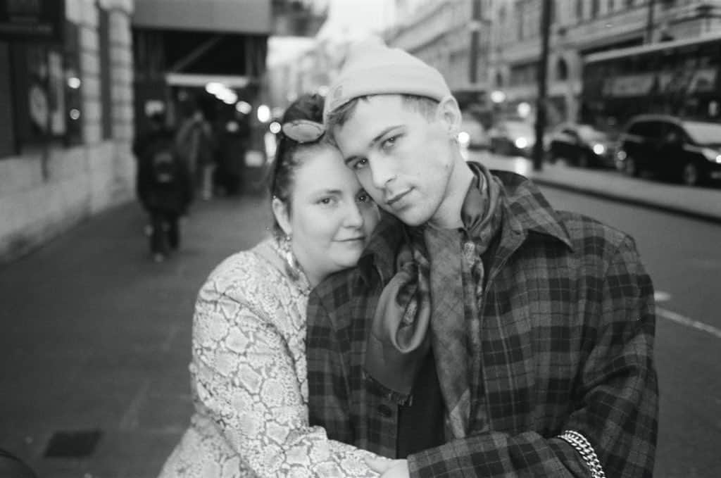 レナ・ダナムのインスタグラム：「Throwback to quick flicks 📸 in the streets of London with @tommy.dorfman, a week before lockdown when we thought we’d always be sprites dancing in and out of teahouses and West End plays. Hug your people when you can, as hard as you can, forever- those are the new rules. #fbf」