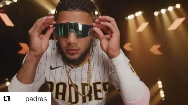 エリック・ホズマーのインスタグラム：「History」