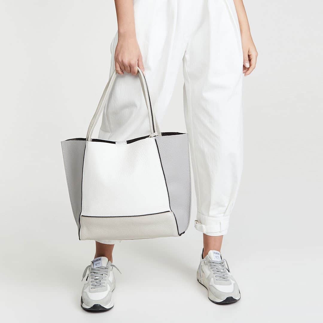 ボトキエのインスタグラム：「Hot (soho) tote summer • catch this weekends sale series in our stories • #botkier #weekendsale」