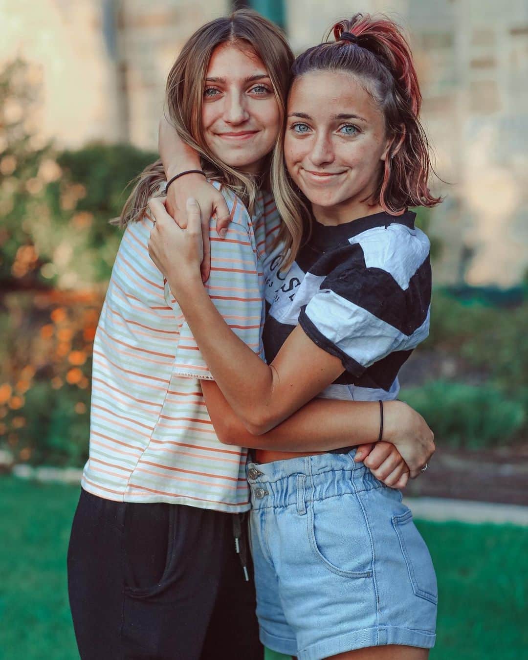 Brooklyn and Baileyさんのインスタグラム写真 - (Brooklyn and BaileyInstagram)「Andddd our little sis is off to college!! Wishing you the best of luck @kamrinoel ❤️」8月22日 3時44分 - brooklynandbailey