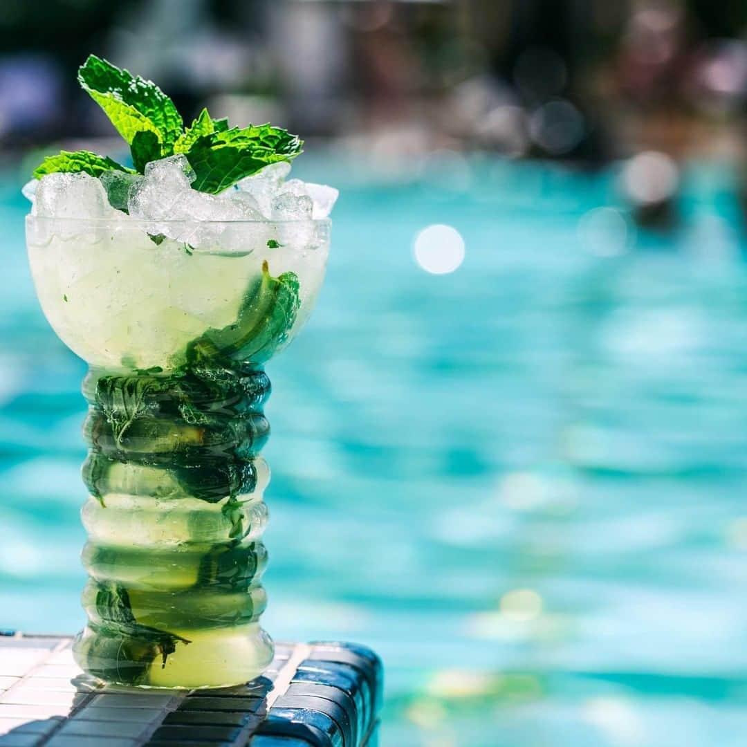 The Venetian Las Vegasさんのインスタグラム写真 - (The Venetian Las VegasInstagram)「Cheers to pool season. Sip on a Mojito Especial at the new @spritzvegas. #vegas #poolday #cocktails #mojito」8月22日 4時00分 - venetianvegas