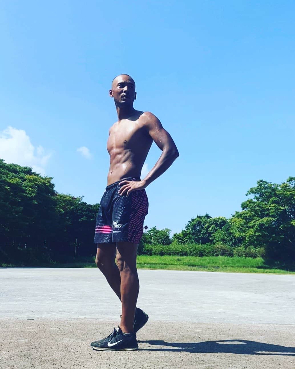 モーゼス夢のインスタグラム：「No limit🔥 #尼崎の黒豹 #アマクロ #尼崎 #NISHI #夏コーデ #summer」