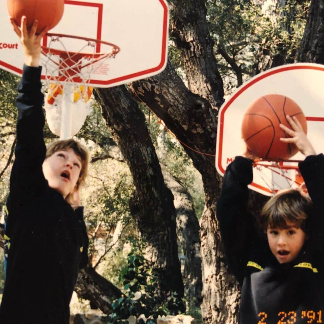 ブランドン・ジェンナーさんのインスタグラム写真 - (ブランドン・ジェンナーInstagram)「Happy birthday uncle Brody!! We love you so much and are very proud of the man you’ve become. You and me, brother🙌🏼💪🏼❤️❤️❤️❤️」8月22日 4時15分 - brandonjenner