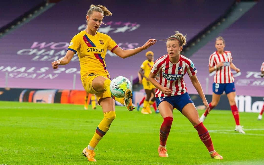 Caroline Graham Hansenさんのインスタグラム写真 - (Caroline Graham HansenInstagram)「Vamos a Semifinales! Estoy muy orgullosa por jugar en este equipo! Gracias y por el próximo partido chicas #grandeequipo ❤️」8月22日 5時40分 - graham95