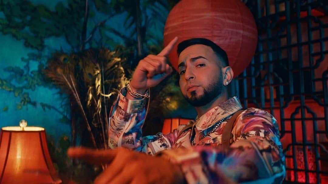 Vevoさんのインスタグラム写真 - (VevoInstagram)「@maluma has a night out on the town with his boys @lennytavarez and @jquiles in "Parce." 🔥 Watch the crew take Tokyo, and listen to Maluma's new album, 'PAPI JUANCHO,' with our playlist.  ⠀⠀⠀⠀⠀⠀⠀⠀⠀ ▶️[Link in bio] #Maluma #JQuiles #LennyTavarez #Parce #papijuancho💋」8月22日 6時03分 - vevo