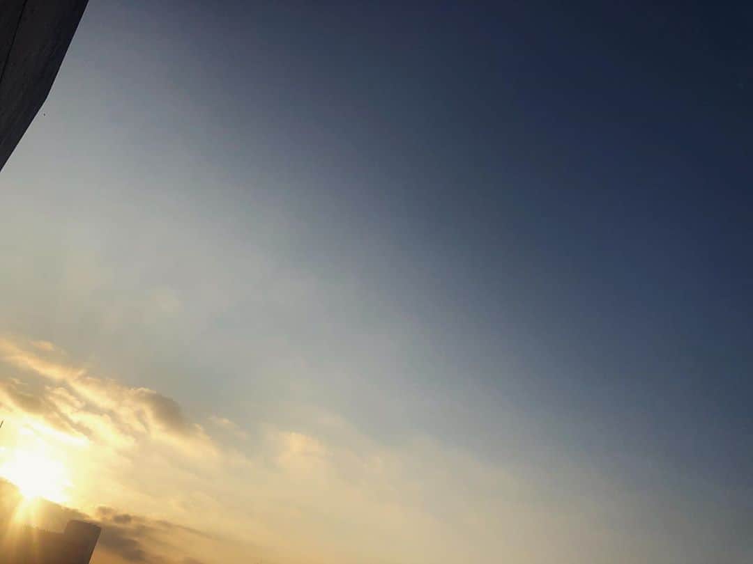 中村靖日さんのインスタグラム写真 - (中村靖日Instagram)「. . おはようございます。  2020年08月22日。 05時47分。東京都内。  よき1日でありますよう。  #goodmorning #balconyview #ambient #landscape #dawn #sunrise #sky #sun #tokyo #japan #photo #actor #artist #withafterpost」8月22日 6時09分 - yasuhi_nakamura