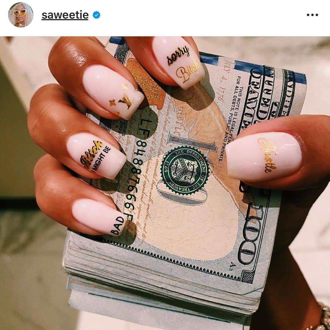 Yasmeenのインスタグラム：「Ask me if I’m rollin’ with some Gucci, BITCH I might be 💅🏽💸✨ - @saweetie   Beyond grateful  for opportunities like these 🙏🏽 made possible by @customtnails1 , thank you for trusting in me and letting me take care of your vip clients while you’re gone 🥰 Dope decals by @wrapartistnails and @shop_riyaproducts #nailsbysloteazzy」