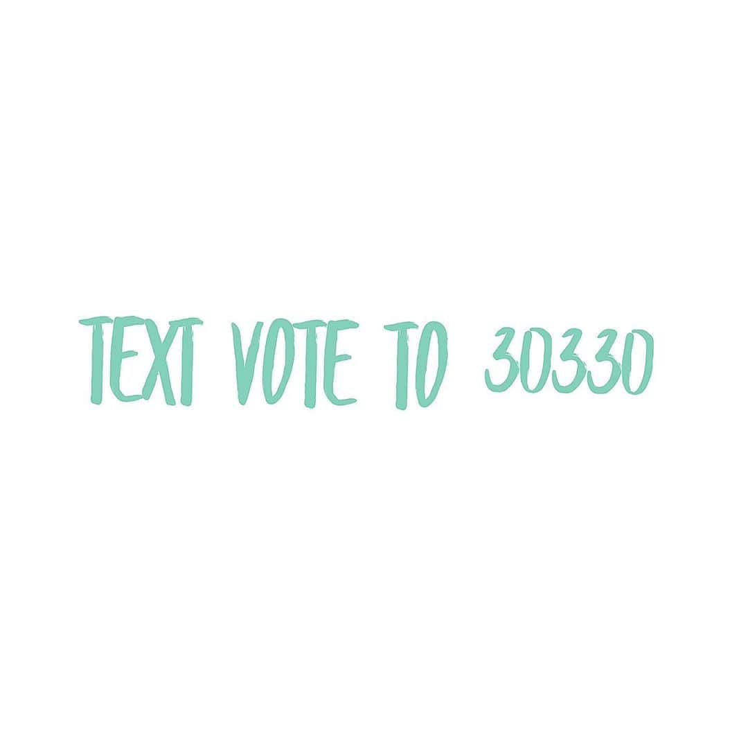 のインスタグラム：「Text VOTE to 30330  To make sure your vote is counted!  Together we can be the change we want to see in this nation.  Decency, honesty, democracy.」