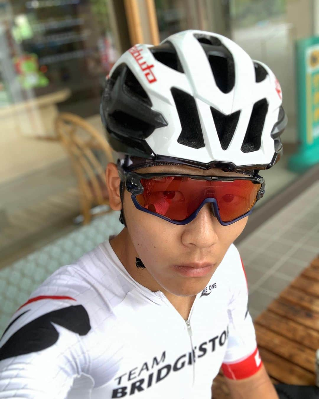 沢田時さんのインスタグラム写真 - (沢田時Instagram)「やっぱりOAKLEYのアイウエアは最高です。PRIZM TRAIL TORCHはトレイル用＝MTB向けのレンズながら、日差しの眩しさも抑えられるのでロードでも充分に使えます。単に明るいというより、良く見えるようになる万能レンズ。オススメです😎  #oakleybike #TeamOakley #Jawbreaker」8月22日 6時53分 - toki_sawada