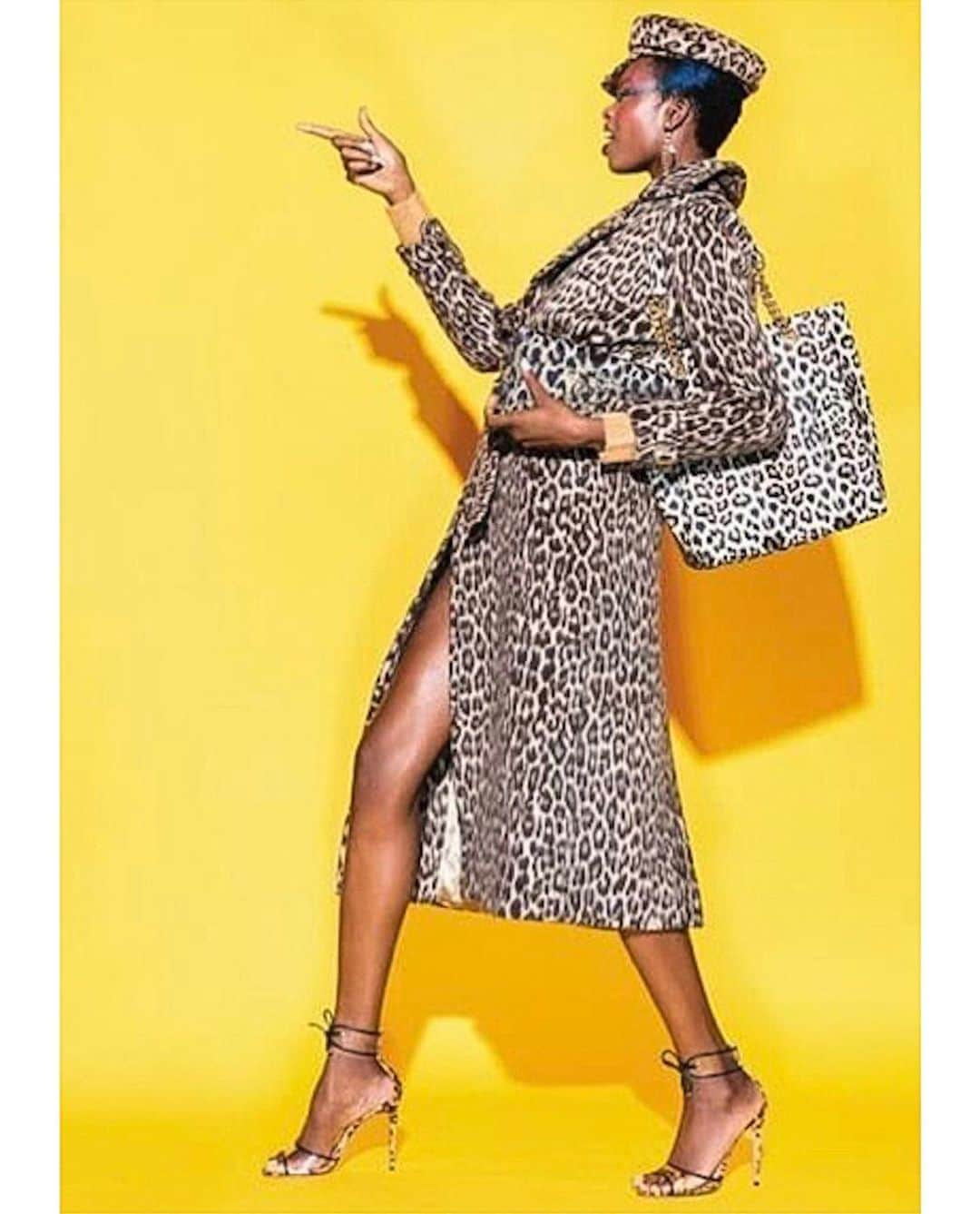 マリア・ボルゴさんのインスタグラム写真 - (マリア・ボルゴInstagram)「Yep weekend ahead☀️🌊🌴🐆 •Sim, fim de semana à frente! #fashion #editorial #máxima #unpublished」8月22日 7時00分 - iammariaborges