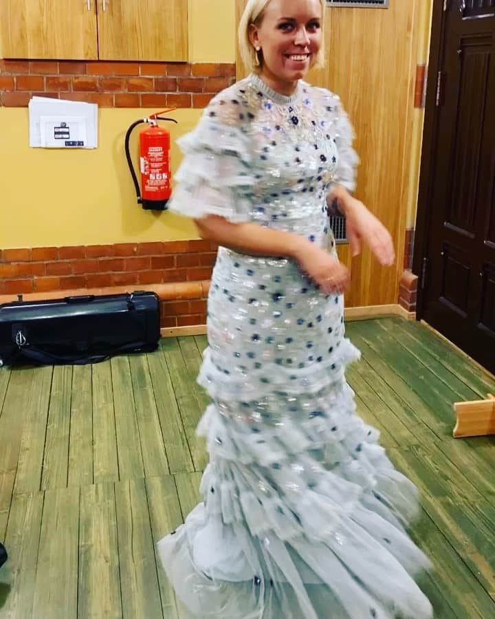 ティーネ・ティング・ヘルセットのインスタグラム：「Post concert twirl! Happy to play  at @oslokammermusikkfestival 😇 Had an amazing evening with @ensembleallegria tonight!! Love this dress... @needleandthreadlondon ❤️」