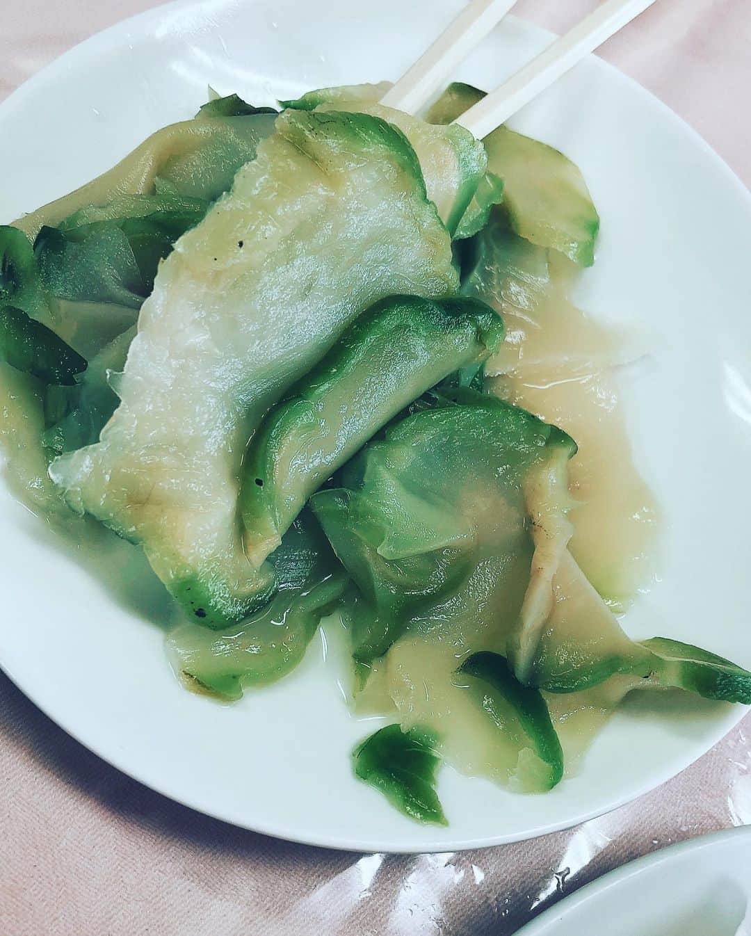 阿部洋子さんのインスタグラム写真 - (阿部洋子Instagram)「🍴😋🍴 愛してやまない町中華。  美味しくて当たり前。 味わい深い。  一緒に食べるとさらに美味しい♡  #町中華  #奇珍  #美味しゅうございました」8月22日 17時41分 - hirocoring