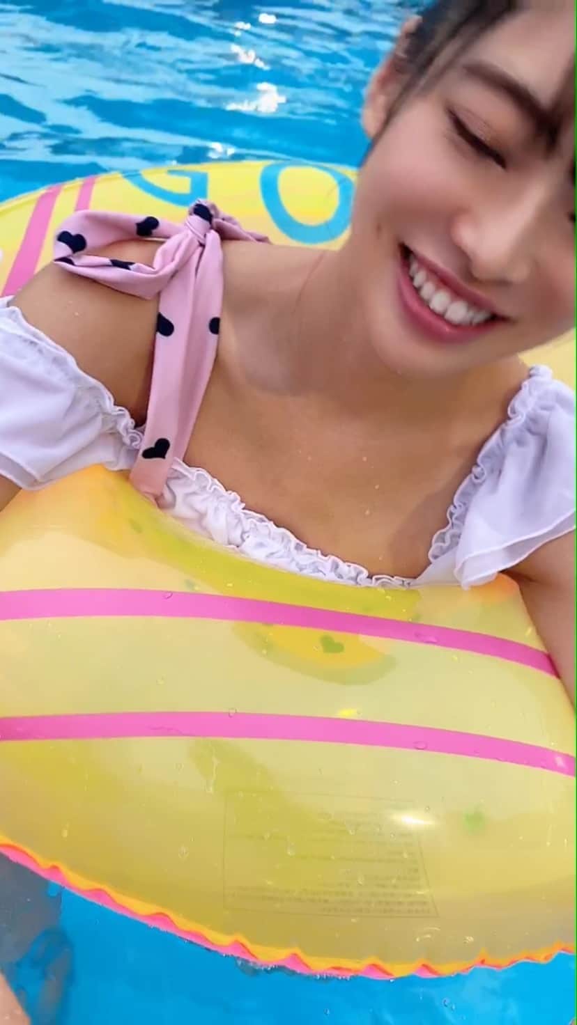 藤田いろはのインスタグラム：「花火じゃなくてプールだけど笑　#プール」