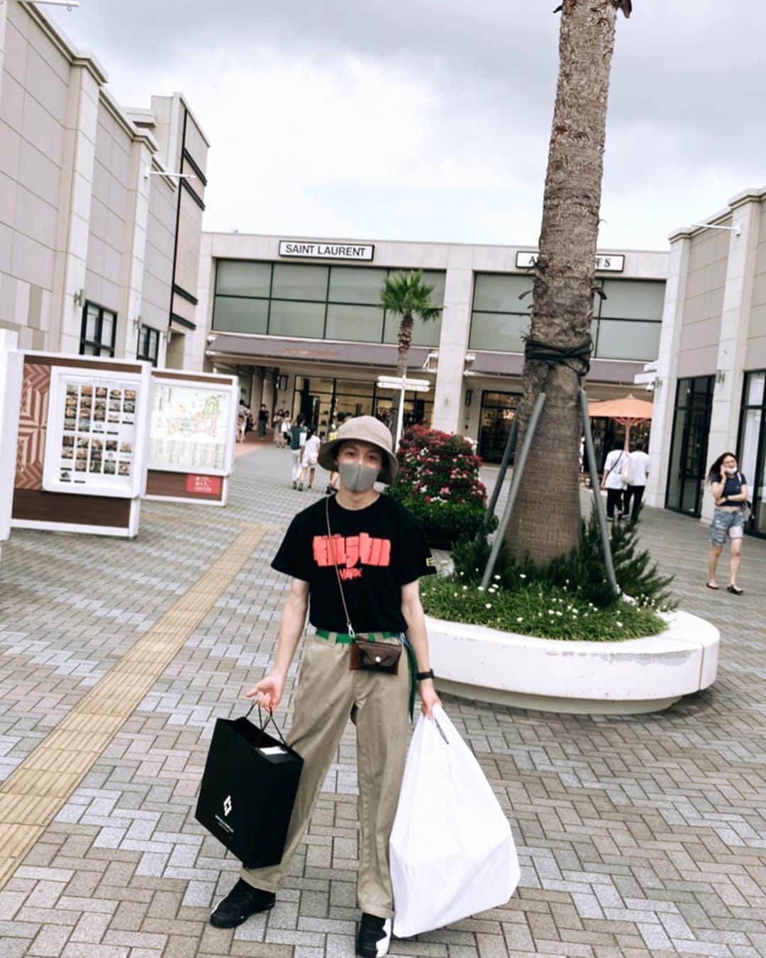 大原海輝さんのインスタグラム写真 - (大原海輝Instagram)「幼馴染みと爆買いおにいさん✞✟✞」8月22日 18時00分 - umichan1015