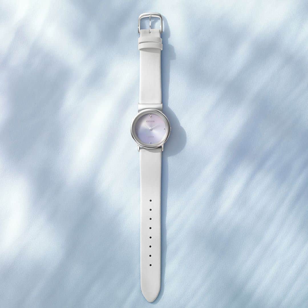 citizenlwatchさんのインスタグラム写真 - (citizenlwatchInstagram)「~Inspired by Air~⁣ This watch was created with the image of the fresh, clear wind that carries lives.⁣ 　⁣ The color of the dial changes from blue to beige depending on the angle you look at it,⁣  and it creates an organic atmosphere.⁣ 　⁣ The band uses ECOPET® — a sustainably produced material made from recycled plastic bottles.⁣ 　⁣ ~inspired by Air~⁣ 爽やかで透明感溢れる命を運ぶ風をイメージ。⁣ 　⁣ 見る角度によってブルーからベージュへと⁣ 色が変わる文字板が有機的な雰囲気を纏います。⁣ 　⁣ バンドにはペットボトルを再利用して作られたサステナブルな素材「エコペット」を採用ています。⁣ 　⁣ ∵∵∵∵∵∵∵∵∵∵∵∵∵∵∵⁣ A beautiful future based on brave choices.⁣ ㅤ⁣ ▸model⁣ EG7070-14A ㅤ⁣ Link in bio @citizenlwatch⁣ ∵∵∵∵∵∵∵∵∵∵∵∵∵∵∵∵⁣ #Citizen #CitizenL #CitizenLwatch #citizenwatch #sustainablewatch #ethicalwatch#ethicalootd #simpleandstill #ethicalluxury #ethicalbrands #sustainablelife #ethicaldesign #sustainableproducts #sustainablefashionbrand #fashionwatch #sustainablefabrics #ethicalclothes #fashionrevolution #sustainablefashion #ethicalfashion #sustainablegift #sustainablestyle #エシカル #エシカル消費 #エシカルファッション #エシカルライフ #シチズン #シチズンエル #サスティナブル #サスティナブルファッション」8月22日 18時00分 - citizenlwatch