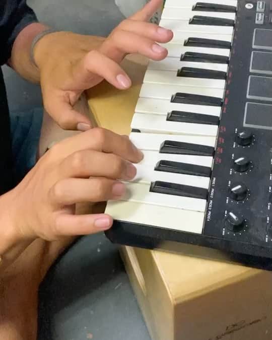 のインスタグラム：「たのち　@benwei5050 #latenightsounds」