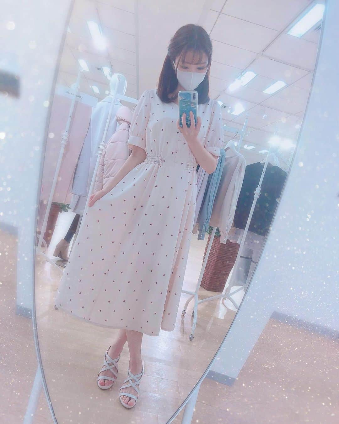 山村ゆりかさんのインスタグラム写真 - (山村ゆりかInstagram)「昨日はLAISSE PASSE、Debut de Fiore 2020 Winter Collection新作展示会に行かせていただきました💓 かわいいお洋服がいっぱいあって癒されたぁ〜ପ(⑅ˊᵕˋ⑅)ଓ コートかわいかったな🥺ぜったい欲しい🥺 . . . #laissepasse #debutdefiore #ファッション #fashion #秋冬ファッション #コート #レッセパッセ #レッセパッセ展示会 #kawaii #japan #japanesegirl」8月22日 18時05分 - rika_m_1221