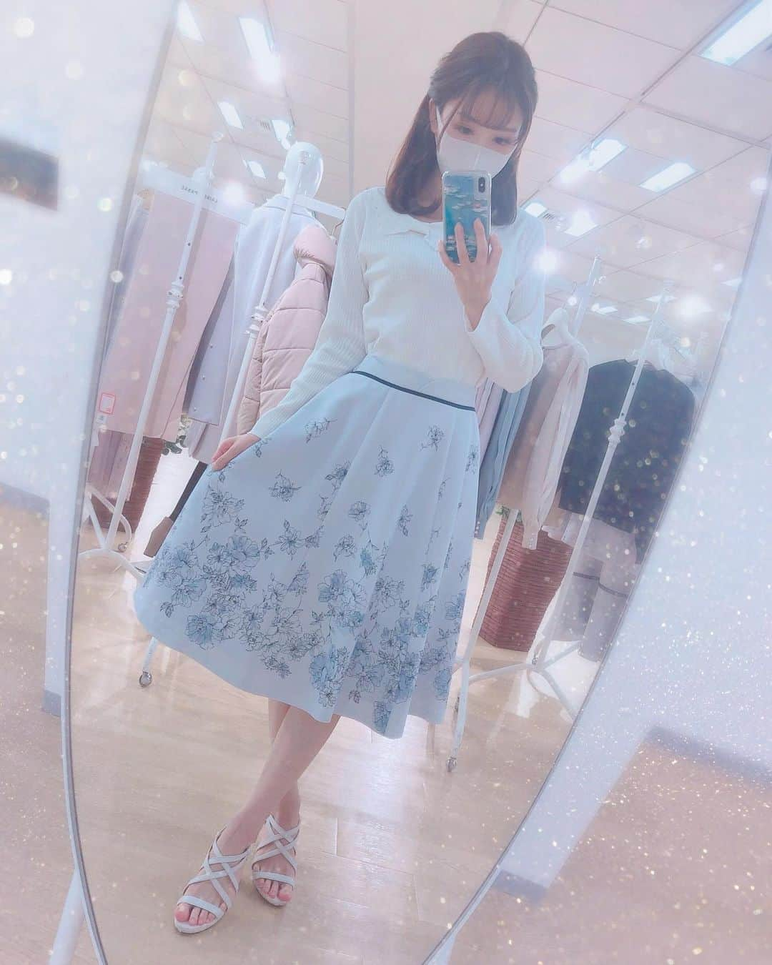 山村ゆりかさんのインスタグラム写真 - (山村ゆりかInstagram)「昨日はLAISSE PASSE、Debut de Fiore 2020 Winter Collection新作展示会に行かせていただきました💓 かわいいお洋服がいっぱいあって癒されたぁ〜ପ(⑅ˊᵕˋ⑅)ଓ コートかわいかったな🥺ぜったい欲しい🥺 . . . #laissepasse #debutdefiore #ファッション #fashion #秋冬ファッション #コート #レッセパッセ #レッセパッセ展示会 #kawaii #japan #japanesegirl」8月22日 18時05分 - rika_m_1221