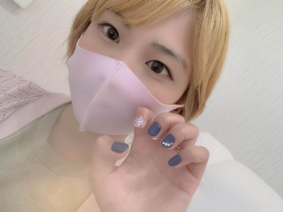 高杉麻里のインスタグラム：「今回もありがとうございました〜💅🏼  ネイルチェンジ今回は大人っぽく🕊 𓈒 𓂂𓏸  またよろしくお願いします🥰🥰  @kayveaute @kayveaute_nao   #💅🏼 #ネイル #ネイルサロン #ネイルスタジオ #メンズネイルケア #ネイビーカラー  #おとなかわいい #池袋 #東池袋 #KayVeaute #kayveautenail  #ネイルチェンジ #nail #お友達に感謝」