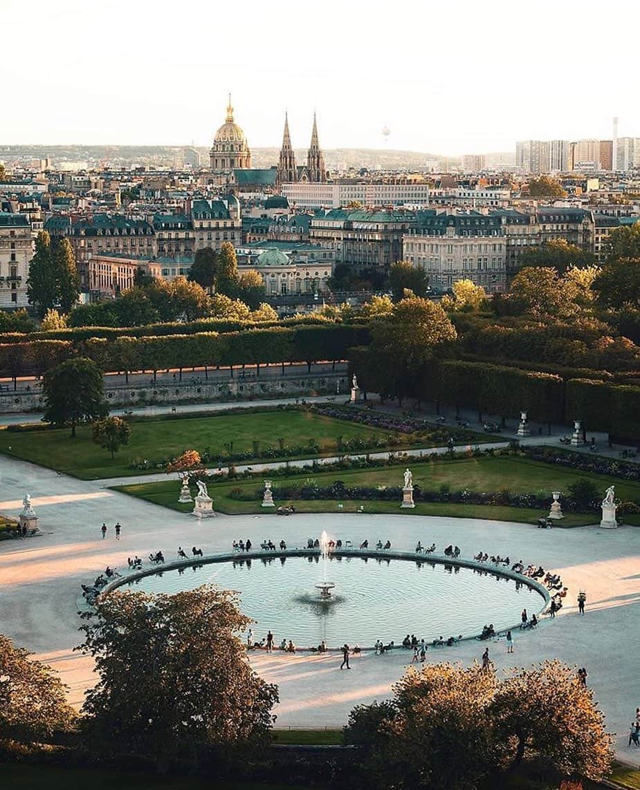 ルーブル美術館さんのインスタグラム写真 - (ルーブル美術館Instagram)「. 🇫🇷 Quelle vue sur le Grand Bassin rond ! ⛲️🤩 - 📸 Comme @dathhh, explorez le musée du Louvre ou le jardin des Tuileries et partagez avec nous vos coups de cœur avec le hashtag #LouvreAtFirstSight ! Nous publierons vos plus belles photos ici chaque week-end. 😍 - - - - 🌎 What a view of the Grand Bassin pond! 🤩⛲️ - 📸 Like @dathhh, explore the museum or the Tuileries garden and share with us your crushes of the Louvre using #LouvreAtFirstSight. We will repost your best pictures here every weekend! 😍 . . . #Louvre #MuséeDuLouvre #Tuileries #JardinDesTuileries #TuileriesGarden #MonÉtéMaRégion」8月22日 18時13分 - museelouvre
