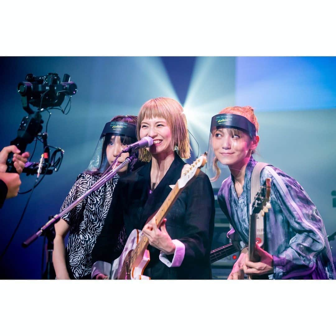 SCANDALさんのインスタグラム写真 - (SCANDALInstagram)「2020.08.21/August 21, 2020 SCANDAL WORLD TOUR 2020 “Kiss from the darkness” Livestream - 1.セラミックブルー/Ceramic Blue 2.最終兵器、君/You, the final weapon 3.瞬間センチメンタル/Shunkan Sentimental 4.夜明けの流星群/Yoake no ryuseigun 5.記念日/Kinenbi 6.NEON TOWN ESCAPE 7.下弦の月/Kagen no tsuki 8.Departure 9.ランドリーランドリー/Laundry Laundry 10.ちいさなほのお/Chiisana Honō 11.Fuzzy 12.FREEDOM FIGHTERS 13.Tonight 14.マスターピース/Masterpiece 15.A.M.D.K.J. 16.テイクミーアウト/Take Me Out 17.Flashback No.5 18.SCANDAL BABY 19.月/Tsuki ［EN］ EN1.Living in the city EN2.SPICE #scandal #kftd #scandal14周年 photo by @takeshiyao」8月22日 9時50分 - scandal_band_official