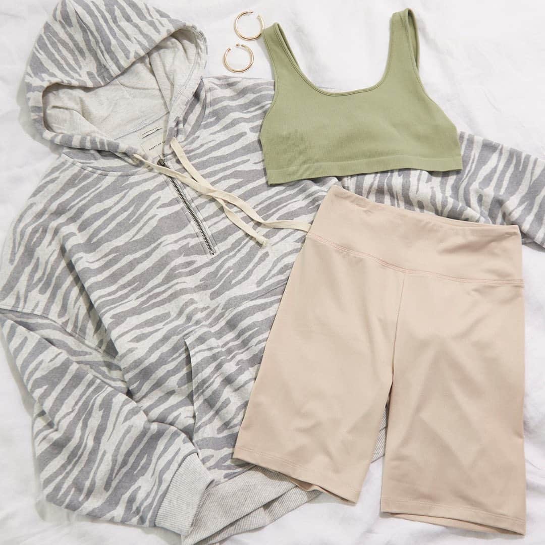 American Eagleさんのインスタグラム写真 - (American EagleInstagram)「We’re going WILD over our new loungewear! 🦓 or 🐆?」8月22日 10時05分 - americaneagle