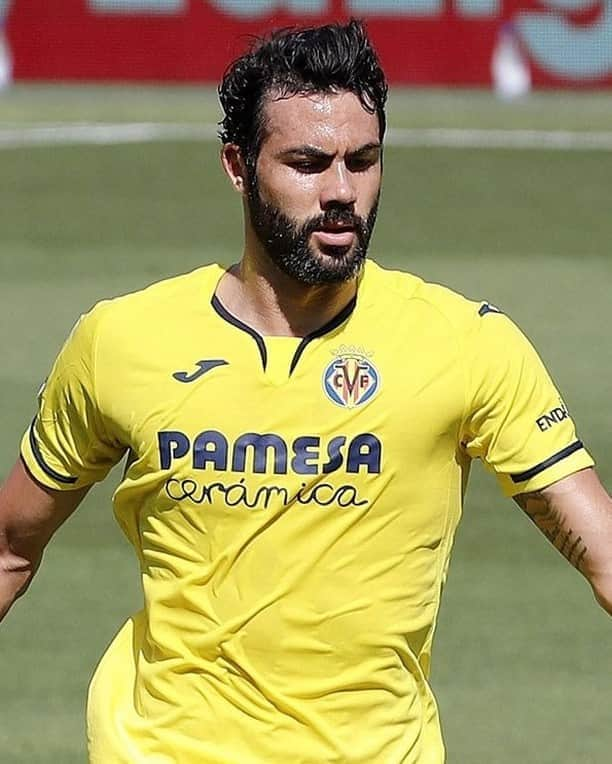 LFPさんのインスタグラム写真 - (LFPInstagram)「Control in the midfield! 💛 • ¡Control en el mediocampo! 💪 • #Iborra #Villarreal #LaLiga #LaLigaSantander #Football」8月22日 10時09分 - laliga