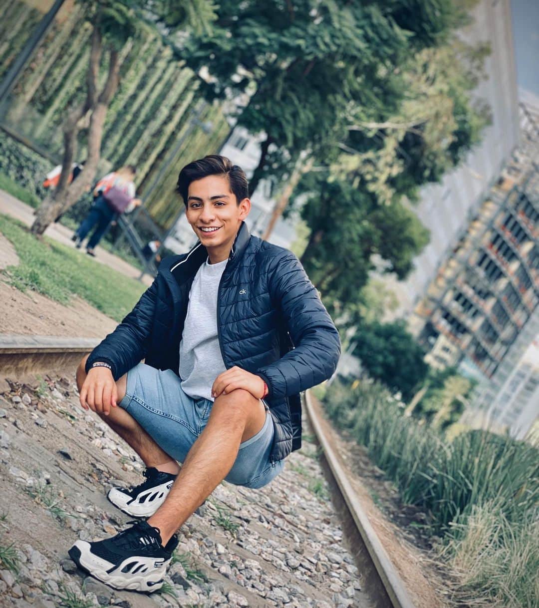 Donovan Carrillo Suazoのインスタグラム：「Pasando una tarde distinta, adivinen en dónde estoy?  #mycalvins   📸 @leojuarezpoomsae」