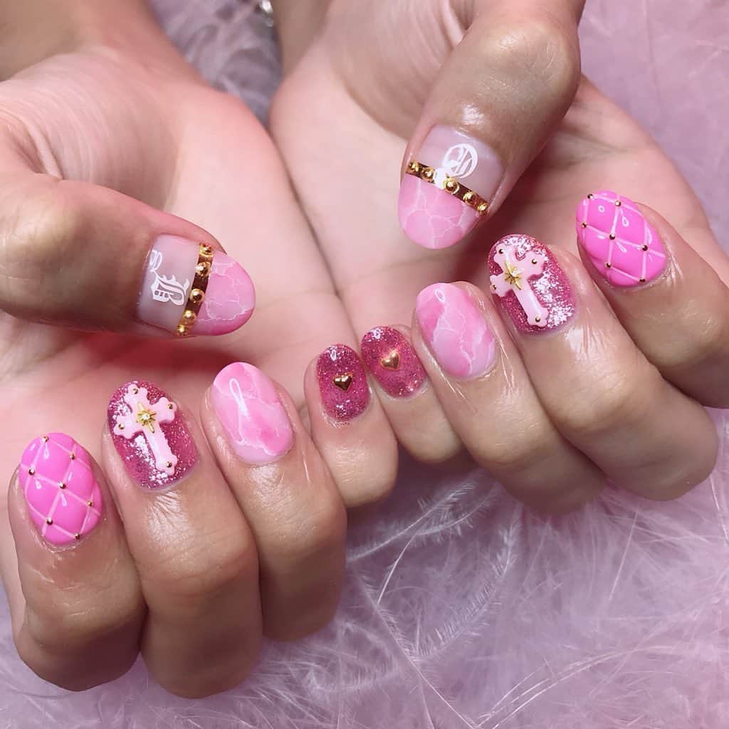 江崎びす子さんのインスタグラム写真 - (江崎びす子Instagram)「This is my successive nail collection.  When asking a nail artist, I make a blueprint and order it.💅」8月22日 10時29分 - bisukoezaki
