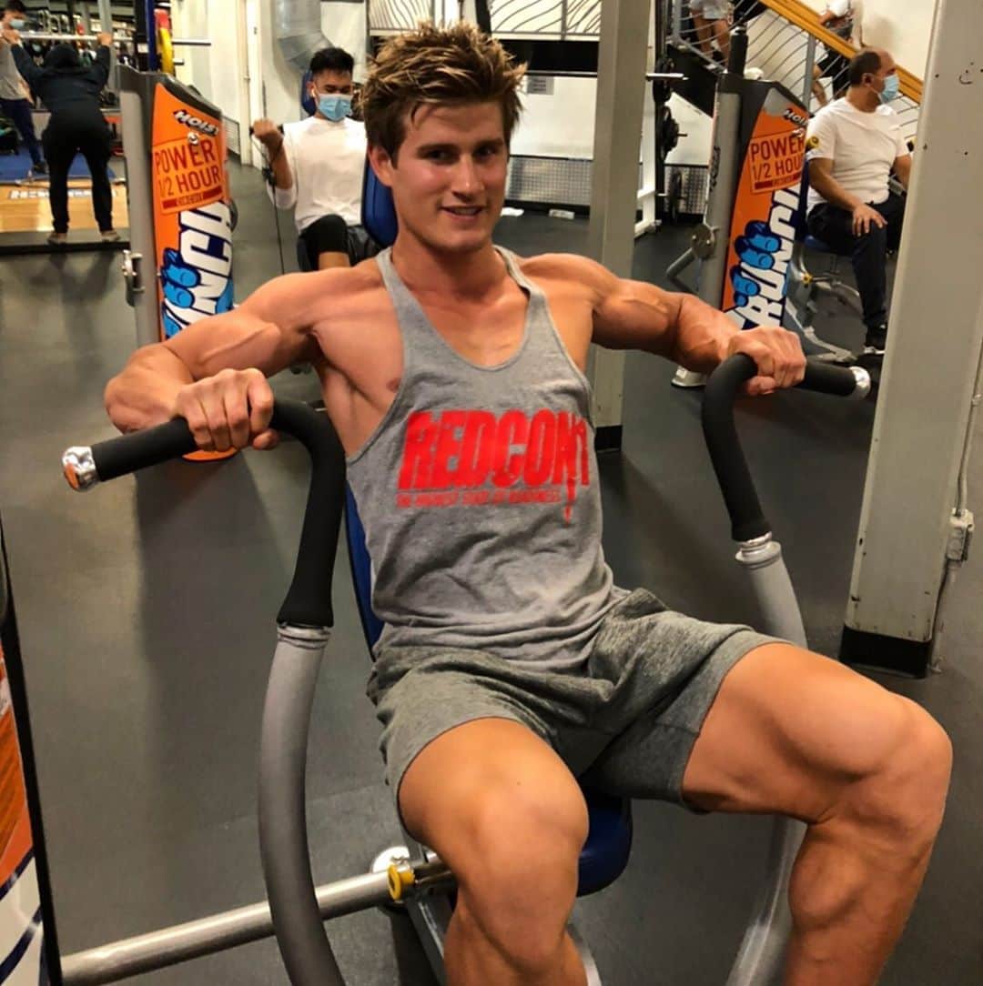 セージ・ノースカットのインスタグラム：「💪🏼」