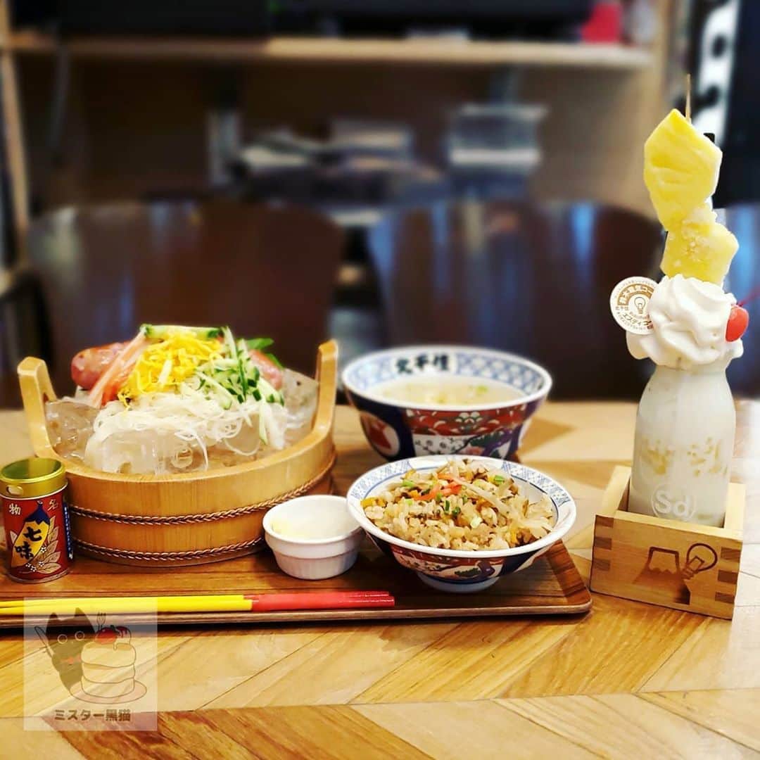 ミスター黒猫（黒猫仙人）のグルメインスタ