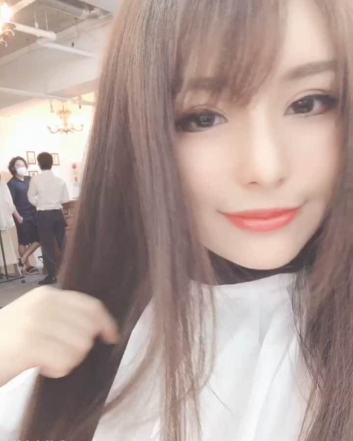 のインスタグラム：「髪の毛さらっさら〜  #movie #summer #コロナに負けるな #instagram #summervacation  #covid19  #2020 #fitness #cute  #makeupartist  #makeup  #girls #summer  #model」