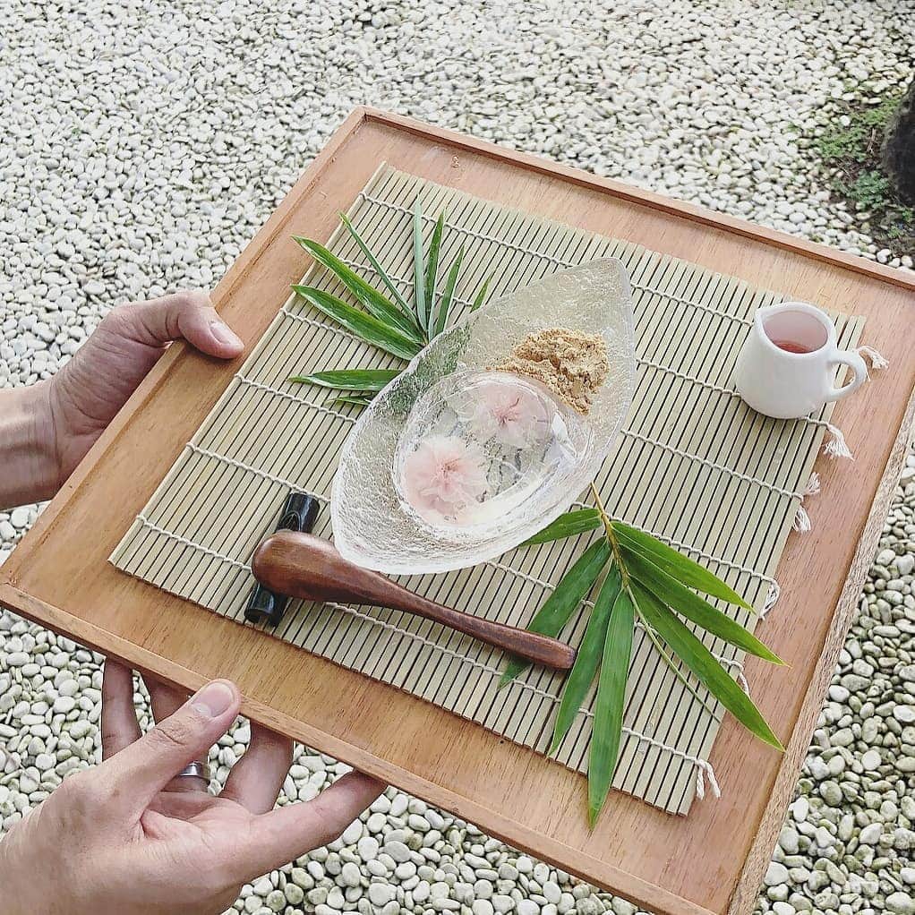 のインスタグラム：「Smile and enjoy the weekend ☺️  #toirowagashi」