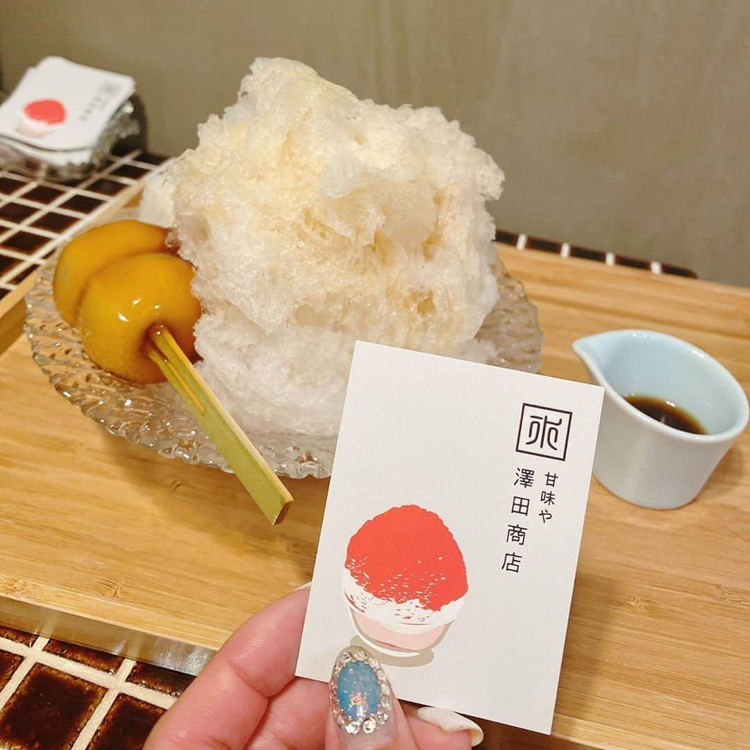 中村かなさんのインスタグラム写真 - (中村かなInstagram)「今年はかき氷がすすみますな🍧 今日は伏見の澤田商店のみたらし🍧🍡 このかき氷大好きなのだ❤️ ・ ・ 黒髪にしてやりたいこと💖 浴衣撮影👘✨ かき氷食べたらやりたい欲が高まったので来週か再来週、やっちゃう❣️ 気が変わりやすいから早く企画しよーっと😂💖 少人数ロケ予定✨ 興味ある方DMください💌 ・ ・ ・ ・ ・  #黒髪　#かき氷 #かな企画撮影会　 #名古屋#撮影会　#フィルター越しの私の世界 #海　#グラビア #名古屋カメラ部 #ポートレートモデル #ファインダー越しの私の世界 #撮影会モデル #ポトレモデル #名古屋かき氷　#名古屋カフェ #東京カメラ部 #nagoyacameragirls  #nagoya #japan #art_of_japan_ #igersjp #igers  #japanesegirl #tokyocameraclub #picture  #picoftheday #photo_jpn #pics_jp #follow #photooftheday」8月22日 11時52分 - k777pime