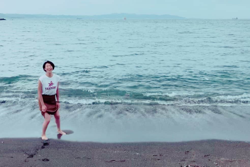 のインスタグラム：「＊ 🐯🐴🦍 夏っぽいことしたいですねー🌻 ＊ #懐かしいシリーズ  今回は東レ時代の同期😂笑 #小平花織 🐯 #田代佳奈美 🦍 出てきましたたくさん写真📸  みんな元気かなぁ〜 いろんな人に会いたい🥺♬  #夏 #懐かしい #写真 #写真好きと繋がりたい #海 #変顔 しかない🤣 #休日 #dayoff #smile #笑顔 #仲間 #同期 #rugby #ラグビー #千葉 #我孫子 #photo #photography #まり姉さん もいるよー💗」