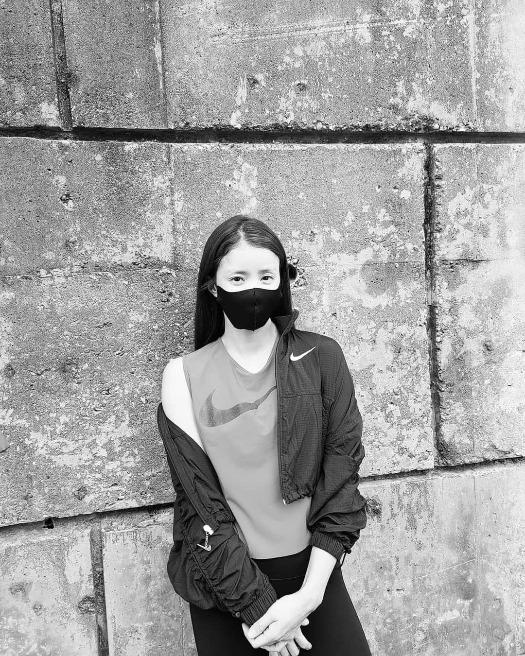 イ・シヨンさんのインスタグラム写真 - (イ・シヨンInstagram)「🖤」8月22日 12時04分 - leesiyoung38