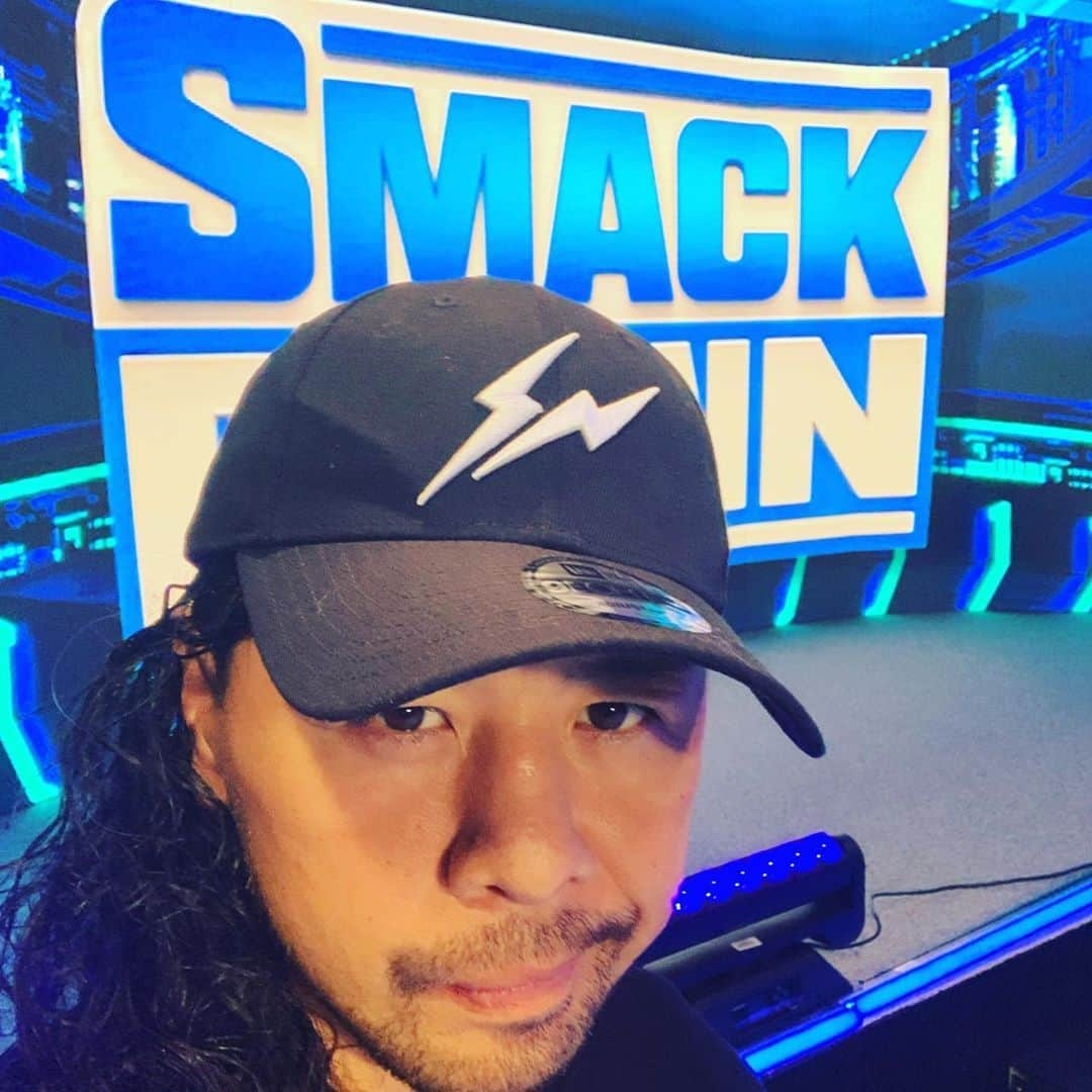 中邑真輔さんのインスタグラム写真 - (中邑真輔Instagram)「Wearing a #thunderbolt cap at  #ThunderDome #smackdown   @newerajapan @fragmentdesign.jp」8月22日 12時24分 - shinsukenakamura