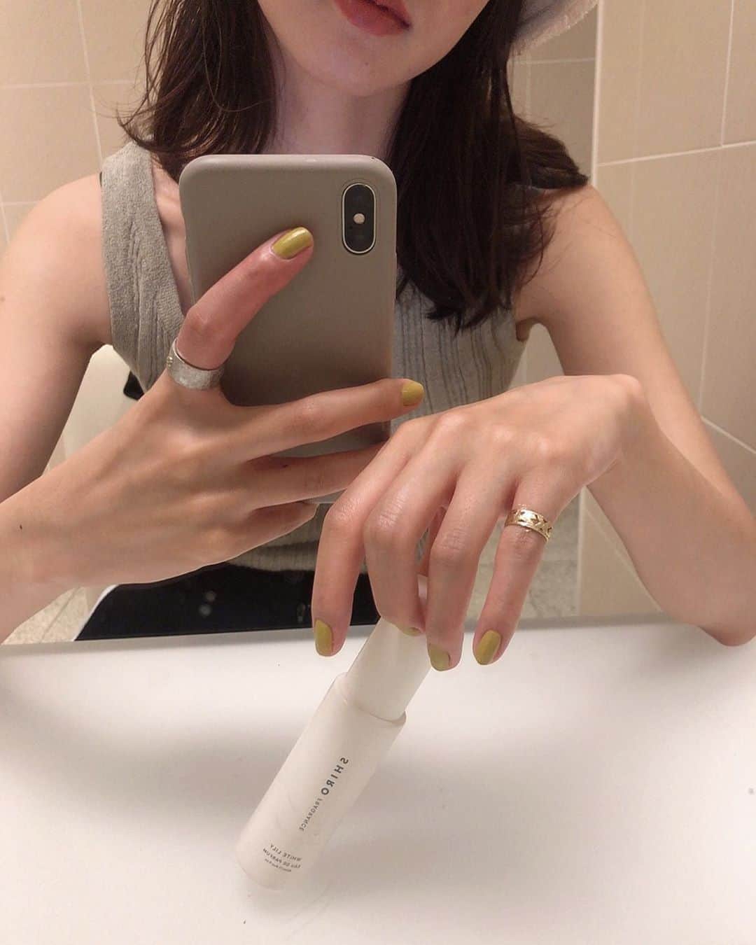 のインスタグラム：「@shiro_japan  もうあと20プッシュくらいしか残ってなさそうだけど、多分また同じの買うんだろうな☺️🙃#清潔感 #ホワイトリリー」
