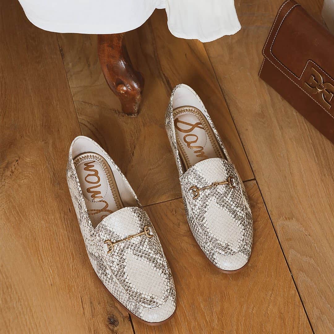 サムエデルマンのインスタグラム：「The LORAINE in new colors.   Now available at samedelman.com #SamEdelman #FORCESOFNATURE #PreFall2020」