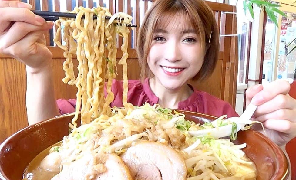 石関友梨のグルメインスタ