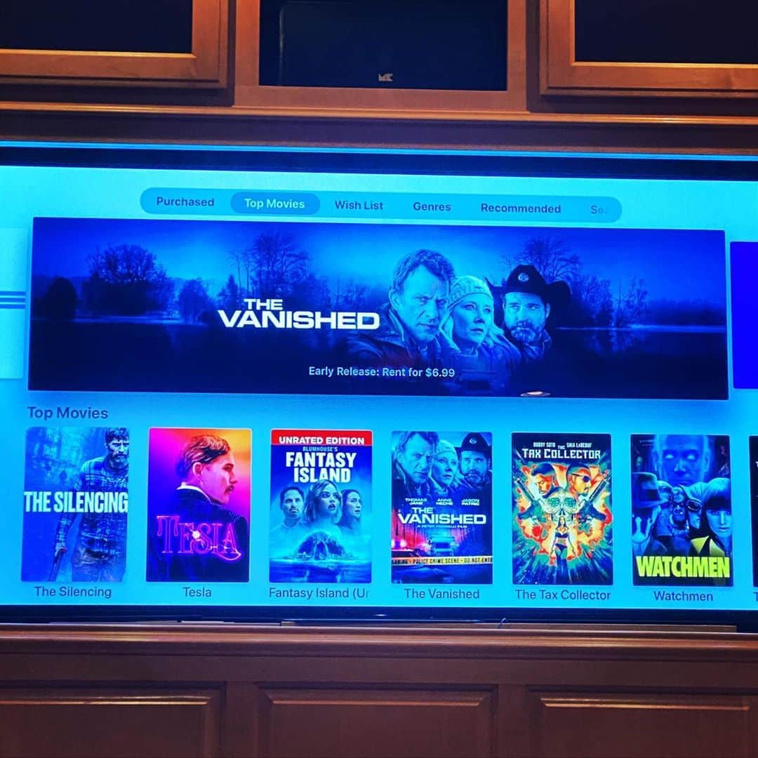 ピーター・ファシネリのインスタグラム：「Think I’ll watch a movie. Hmmmm. This one looks pretty good. #TheVanished. Who wants to watch it with me?」