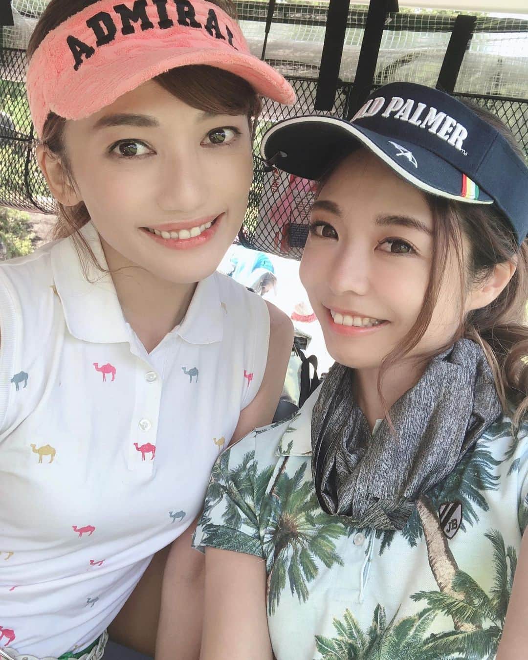 神崎美羽のインスタグラム：「久しぶりのラウンドは暑くないところをーーって思って山梨まで行ったけど、 めちゃくちゃ暑かった☺️  私が知ってる中で1番のアクティブ女子なっちゃんと初ゴルフ⛳️ めちゃくちゃたのしかった❤️  #golf #ゴルフ　#ゴルフ女子　#golfstagram #golfswing #golflife #golfwear #golfgirl #golftoday #GT birdies #ゴルフ好きな人と繋がりたい」