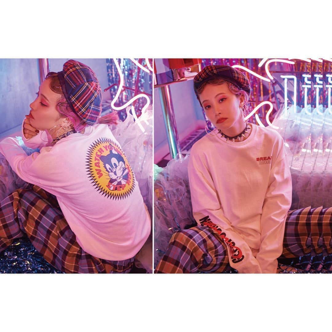 のインスタグラム：「. 🖤LiSA×Candy Stripper🖤﻿ ﻿ ————————————————————————﻿ ・BREAK THROUGH L/S TEE﻿ ¥12,000(in tax)﻿ color: WHITE / BLUE / BLACK﻿ ﻿ LiSAさんこだわりのメンズ感のある肉厚なカットソー素材を使用したロンT。ユニセックスに着用出来るシルエットで胸元と右袖のロゴプリントもポイントに。﻿ レコードをくわえたネコのグラフィックがインパクトのある1枚﻿ ————————————————————————﻿ ﻿ コラボレーションアイテムは﻿ プロフィール欄のURLからご覧頂けます💓﻿ ﻿ #lisa﻿ #candystripper﻿ #candystore﻿」