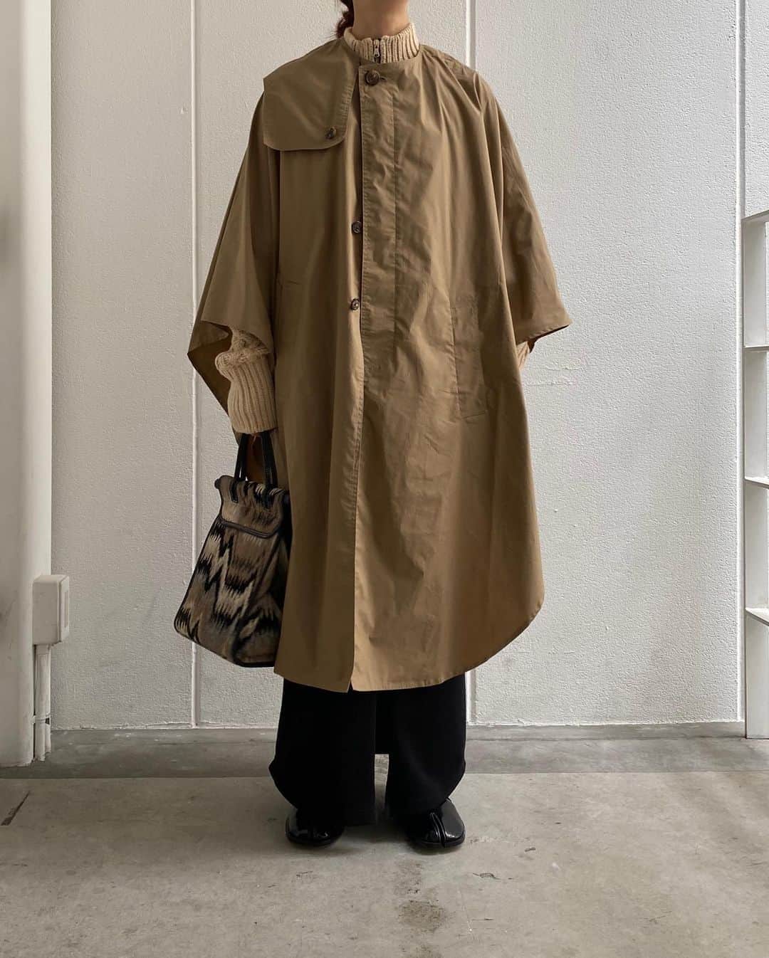 【ANN DE ARKさんのインスタグラム写真 - (【ANN DE ARKInstagram)「🔸◽️🔸PICKUP ITEM🔸◽️🔸﻿ ﻿ ﻿ 《 INSCRIRE 》﻿ cloak trench coat﻿ ￥141,900（税込）﻿ ﻿ ﻿ 《 PHOTOCOPIEU 》﻿ YAROSLAVA(Skirt)﻿ ￥36,300（税込）﻿ ﻿ ﻿ 《 Maison Margiela 》﻿ TABI LOAFER﻿ ￥132,000（税込）﻿ ﻿ ﻿ ﻿ 《 A VACATION 》﻿ ＜LUNCH(ランチ)＞-SHADOW-﻿ ￥53,900（税込）﻿ ﻿ ﻿ ﻿ 着用スタッフ身長158cm﻿ ﻿ ﻿ ﻿ 商品に関しましては、お気軽にコメントや店舗までお問い合わせください。﻿ ⬇︎⬇︎⬇︎﻿ @ann_de_ark  @arknets_official﻿ #fashion #栃木 #宇都宮 #ショップ  #arknets #anndeark #annstyling #anncode  #avacation #inscrire #maisonmargiela #photocopieu」8月22日 13時22分 - ann_de_ark