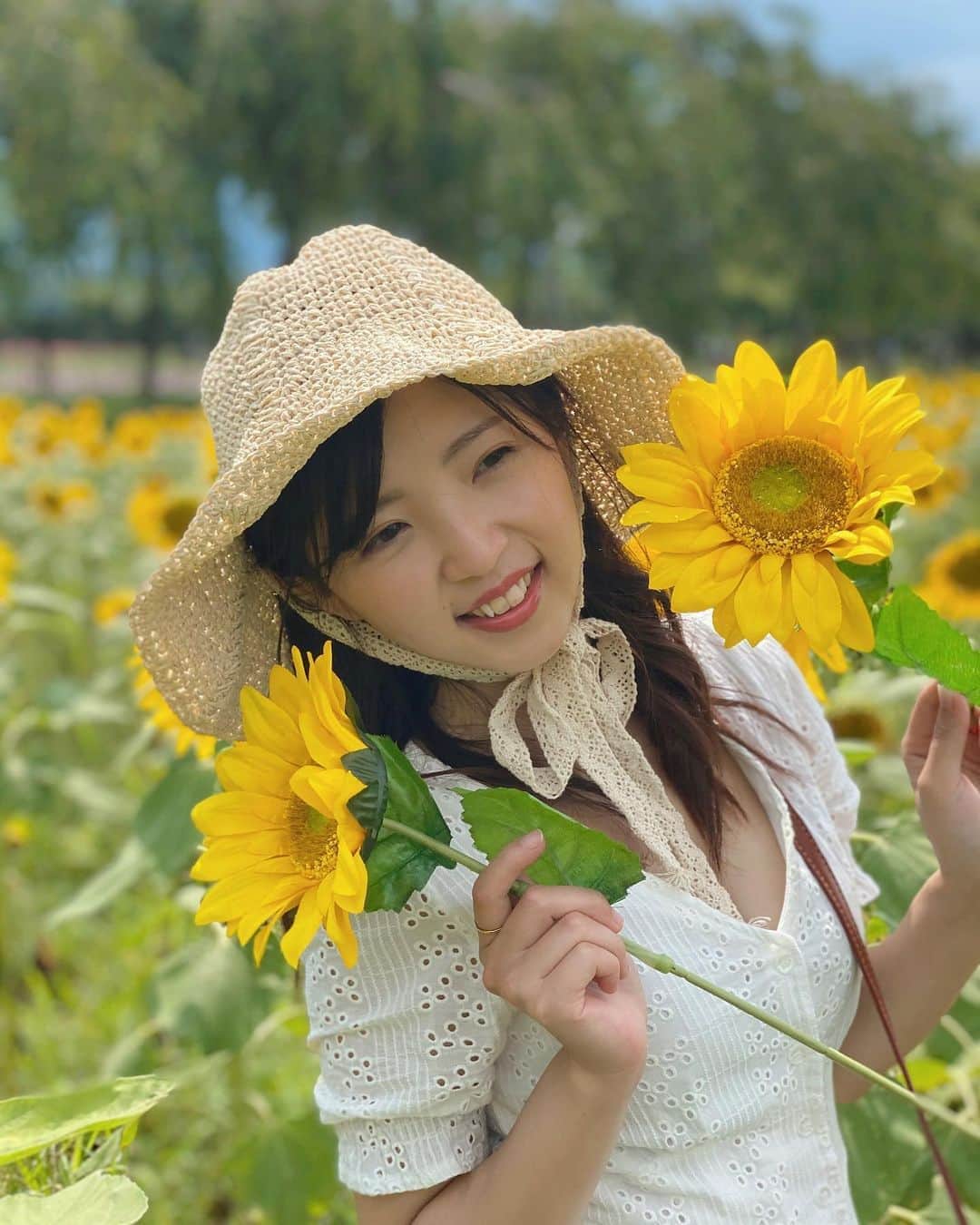 めいさんのインスタグラム写真 - (めいInstagram)「- - ひまわりの約束 - - - - #日本#向日葵#被写体モデル#人像寫真#portrait#사진#被写体#写真#portraitfestival#カメラ#ポートレート #portraitmood#beauty#japan#photo_jpn#photography#섹시#photo#人像攝影#フォロー#撮影#model#カメラ女子#sunflower#ひまわり#follow#portraitsedition#人像#shooting  我願意擁有向日葵一樣的人生 堅守理想，堅守承諾 做一個簡單而幸福的人」8月22日 18時59分 - meitienlin1125