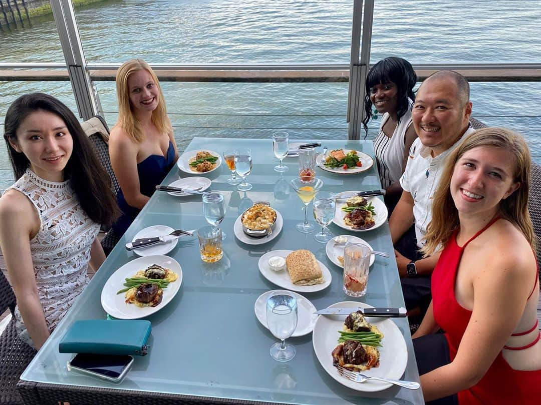 TAKAさんのインスタグラム写真 - (TAKAInstagram)「There's nothing like a dinner overlooking the ocean, surrounded by the most beautiful women in the world.」8月22日 13時36分 - takamc29