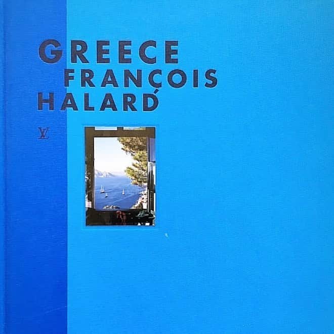 アレクシマビーユのインスタグラム：「GREECE @francoishalard #bravo #newbook #musthave #louisvuittonfashioneye @louisvuitton #francoishalard #comingsoon #septemberissue #bluecover #seaview #socool #photography #arty #dreamy #traveller #travelphotography #bravo #thinkblue #bluetherapy #shadesofblue」